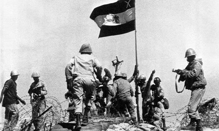 "عبرنا الهزيمة".. كيف تحول مقال توفيق الحكيم إلى أغنية خالدة في ملحمة نصر أكتوبر؟