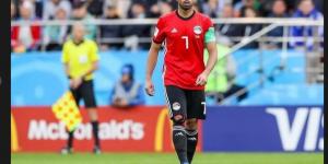 "شرف ليا إني لعبت معاك في يوم من الأيام".. عمرو السولية لاعب الأهلي يدعم أحمد فتحي بعد اعتزاله