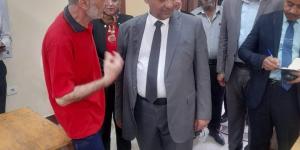 نائب وزير التعليم عن ارتداء مدير مدرسة ابتدائي الزي المدرسي: نموذج محترم وملهم