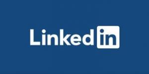 LinkedIn تتراجع بصمت عن استخدام الذكاء الاصطناعى على منصتها