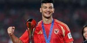 الأهلي يبدأ في البحث عن مدافع أجنبي جديد بديلاً للمغربي أشرف داري.. تفاصيل