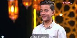 مصطفى حسني للمتسابق علي محمد:نفسي أعرف المسجد اللي بتصلي فيه أصلي وراك