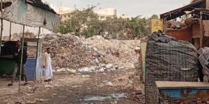 من يتحمل المسؤولية؟.. تلال القمامة تحاصر متحف الحضارات وتخنق أهالي مصر القديمة