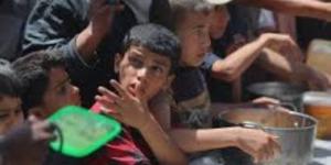 منظمة دولية: 80% من أطفال غزة يدخلون العام الجديد بمستويات جوع كارثية