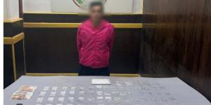 سقوط تاجر مخدرات بالمطرية بعد تداول فيديو لترويجه أمام منزل مواطن