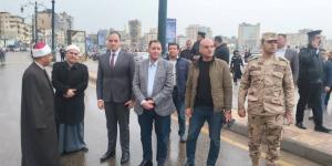 ميل مأذنة مسجد البحر بدمياط يؤدي لإغلاق كورنيش النيل