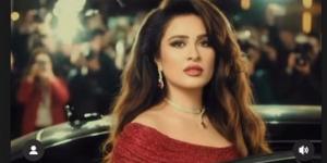 ياسمين عبد العزيز تنشر صور بتقنية الذكاء الاصطناعي في عمر الطفولة والشباب