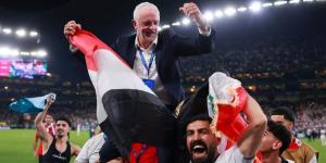 الاتحاد الأسترالي يهنىء جراهام أرنولد لقيادته منتخب العراق للتأهل إلى كأس العالم