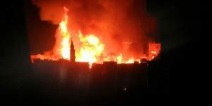 السيطرة على حريق مصنع كرتون ببرج العرب دون إصابات