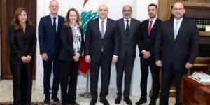 الرئيس اللبناني يطالب بزيادة الاهتمام بالنازحين اللبنانيين ودعم المجتمعات المضيفة