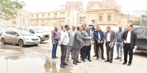 محافظ الفيوم يتابع ميدانيًا جهود كسح مياه الأمطار بالعاصمة والطريق الدائري وقرية العدوة