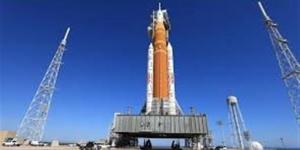 انطلاق مهمة تاريخية إلى القمر تعيد البشر إلى الفضاء السحيق بعد نصف قرن