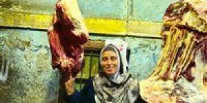 40 عاماً من الكفاح .. قصة كفاح المعلمة «سحر» في مهنة الجزارة بالشرقية