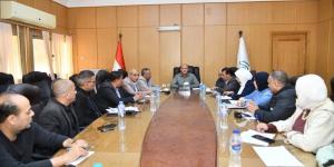 سكرتير عام محافظة الفيوم يتابع آخر مستجدات ملف التصالح