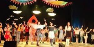 كُتب تكشف.. كيف يعزز المسرح المدرسي التفكير النقدي والمهارات الاجتماعية ؟