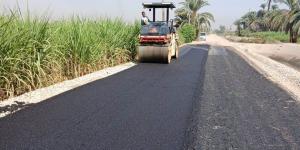 رصف 4 طرق جديدة بطول 5 كم في إسنا بالأقصر ضمن خطة رصف 2025 - 2026