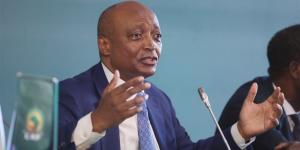 أسطورة الكاميرون: موتسيبي ليس ديكتاتورًا وهذه أزمة كاف