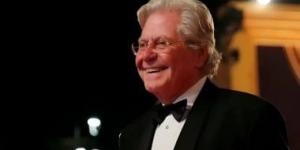 وزارة الثقافة تجدد اختيار حسين فهمى لرئاسة مهرجان القاهرة السينمائى