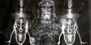 لغز كفن المسيح.. كيف وصل الحمض النووي للجزر والمرجان إلى قماش الدفن؟