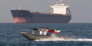 بعد إعلان اتفاق وقف إطلاق النار.. حركة الملاحة لا تزال محدودة في مضيق هرمز