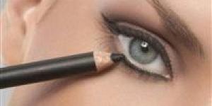 "للسيدات" تكحيل العين والنفسية.. ثر الثقة والجاذبية