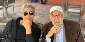 بعد استغاثته.. نجل عبد الرحمن أبو زهرة: والدي حالته صعبة ومتدهوره ومش عايز مشاكل | خاص