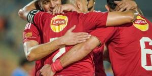 60 دقيقة.. الأهلى يبحث عن هدف التقدم أمام سموحة.. النتيجة 1-1 ونزول أوتاكا.. صور