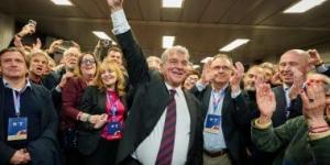 أتلتيكو ضد برشلونة.. لابورتا يسافر مع بعثة برشلونة إلى مدريد