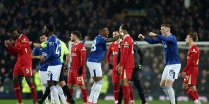 ليفربول في اختبار قوي أمام إيفرتون بعد وداع دوري الأبطال