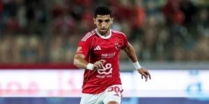 كوكا ينتظم فى التدريبات الجماعية للأهلي بعد التعافى من الإجهاد العضلى