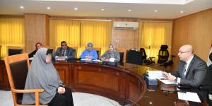 خلال اللقاء الدوري لخدمة المواطنين.. محافظ الفيوم يوجه بتجهيز فتيات غير قادرات وتوفير فرص عمل للشباب