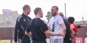 عمر كمال يظهر فى تدريبات الأهلى بمختار التتش.. صور