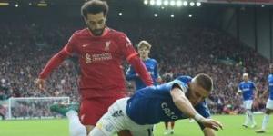 جائزة عالمية تزين تاريخ مواجهات محمد صلاح ضد إيفرتون.. فيديو