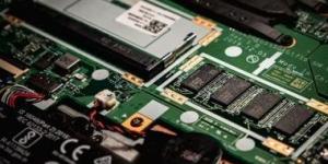 أزمة مستمرة حتى 2030.. لماذا تظل الذاكرة (RAM) شحيحة ومكلفة؟