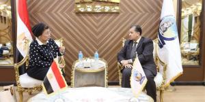 رئيس جامعة قنا يتابع المشروعات التطويرية