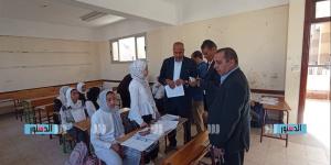 وكيل تعليم بني سويف يتفقد مدرسة الإسكان الاجتماعي للتعليم الأساسي