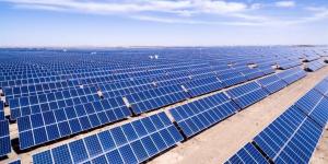 خبير اقتصادي: التحول للطاقة الشمسية قرار استراتيجي لمصر وسط التوترات