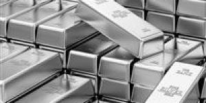الفضة تهبط 40% من ذروتها التاريخية.. الفائدة والنفط والتصعيد الإيراني يعصفون بالسوق العالمي