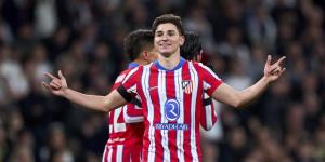 جوليان ألفاريز يدرس الرحيل عن أتلتيكو مدريد.. وبرشلونة وباريس يترقبان الموقف