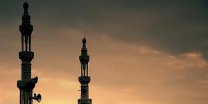 موعد أذان المغرب اليوم الإثنين.. مواقيت الصلاة في المحافظات