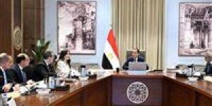 رئيس الوزراء يتابع الموقف التنفيذي وخطط التسليم والتشغيل بعددٍ من مشروعات وزارة الإسكان
