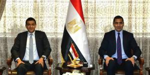وزير الشباب يبحث مع شركة «فرص» دعم ريادة الأعمال والاستثمار في الرياضة