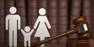 كيف يحسم القانون الجديد خلافات الرؤية بين الوالدين؟