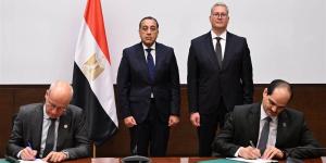 مصر توقع اتفاقية جديدة مع "توتال إنرجيز" للتعاون في أنشطة الغاز بالمتوسط