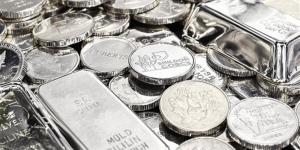 الفضة تهبط إلى 87.20 دولارًا للأونصة.. وضغوط الدولار تُهيمن على السوق