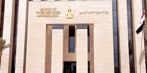 كيف تواجه مصر تحديات المناخ على سواحلها؟.. "الري" تجيب