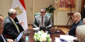 وزير الصحة: توطين صناعة الدواء يحظى بأولوية قصوى في استراتيجية الدولة