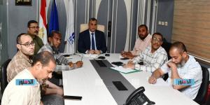 محافظ أسوان: تكثيف الجهود بملفات التقنين واسترداد أراضى الدولة والمتغيرات المكانية