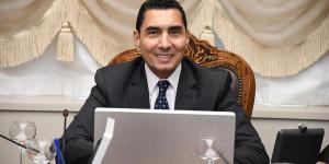 وزير الرياضة يلتقي مسؤولي الغوص والإنقاذ لبحث استعدادات تأمين حمامات السباحة خلال العيد