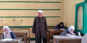 رئيس منطقة القليوبية الأزهرية يتابع امتحان النحو للقسم العلمي